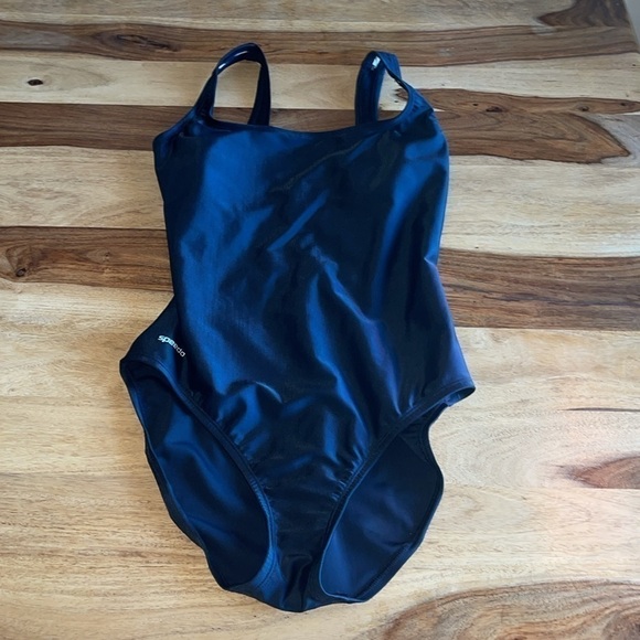 Speedo Black Scoop Back One Piece Swimsuit - Picture 2 of 5
